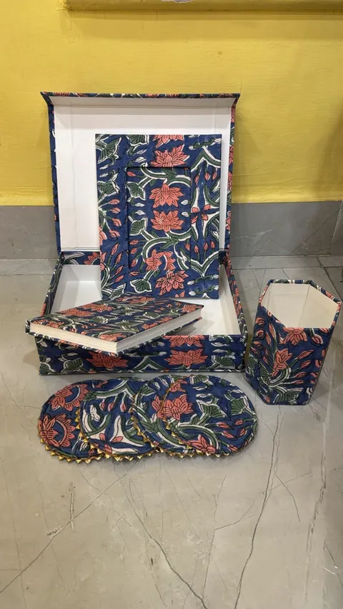Navy Lotus organiser set